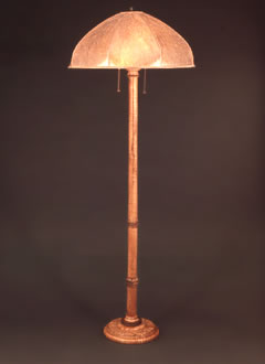 f114 Turned Wood Floor Lamp with Unique Curved Mica Lamp Shade