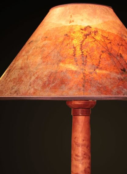 T363 Hand-turned Redwood Burl Lamp by Bill Jabas, Round Mica Lampshade with Red Grass and Anise - shade and base detail