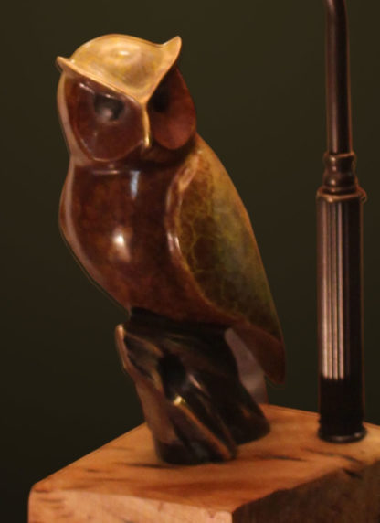 T366 Night Flyer Owl Lamp detail